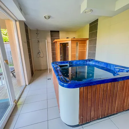 Relax Premium Wellness Siófok